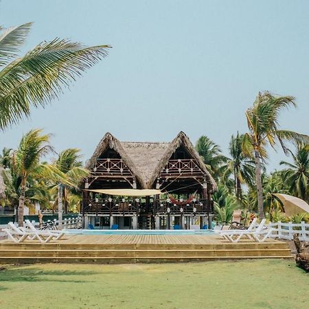 Los Olivos La Playa Hotel Y Restaurante Escuintla Exterior photo